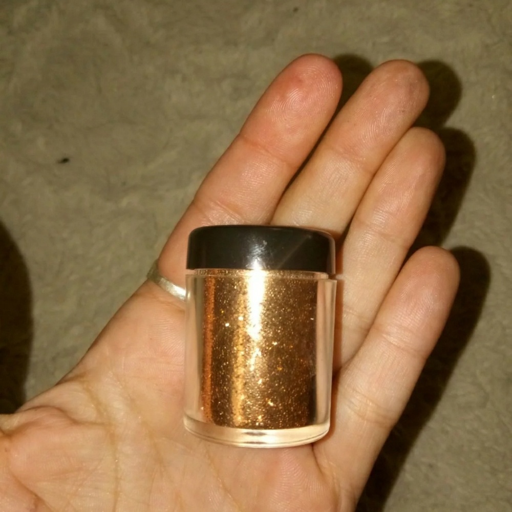 2g of star crystals/lips/cheeks/eyes. Highend! BN